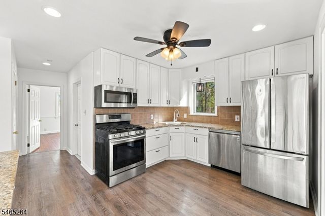 33 Kahl Rd, East Hanover Twp., NJ 07936