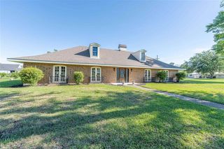 3100 Surrey Ln, Lake Charles, LA 70605