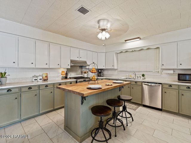 828 Ira Street, Carencro, LA 70520