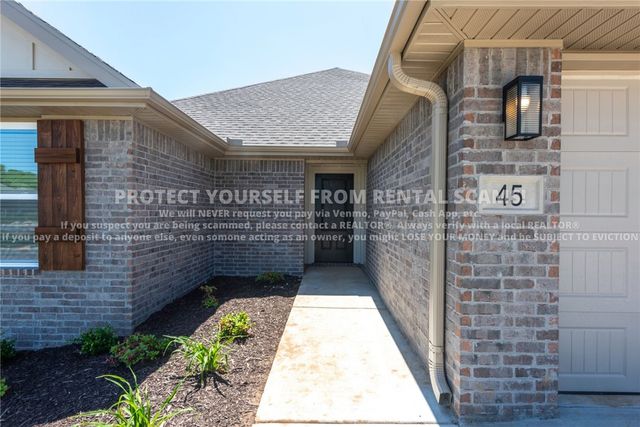 45 W Pitts Street, Farmington, AR 72730