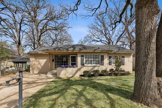 1013 W Inwood Drive, Arlington, TX 76013