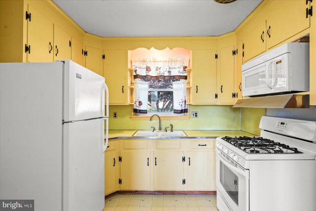3998 PALMER AVE, York, PA 17408