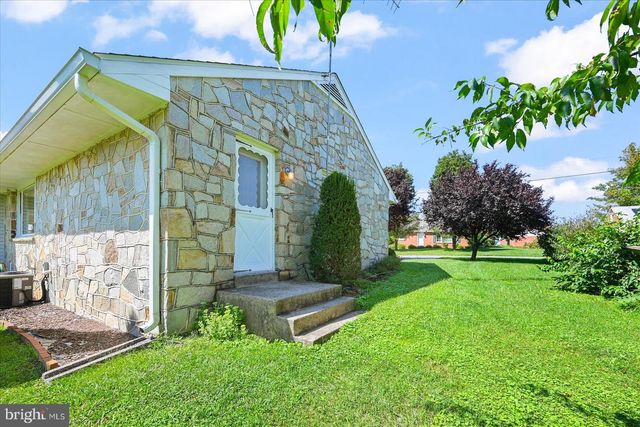 3998 PALMER AVE, York, PA 17408