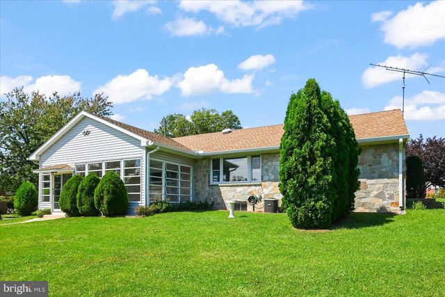 3998 PALMER AVE, York, PA 17408