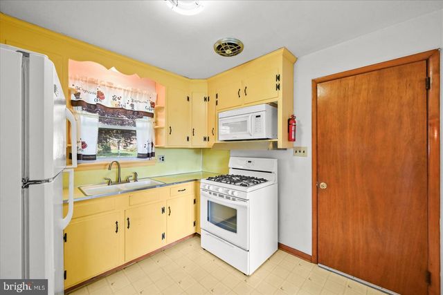 3998 PALMER AVE, York, PA 17408