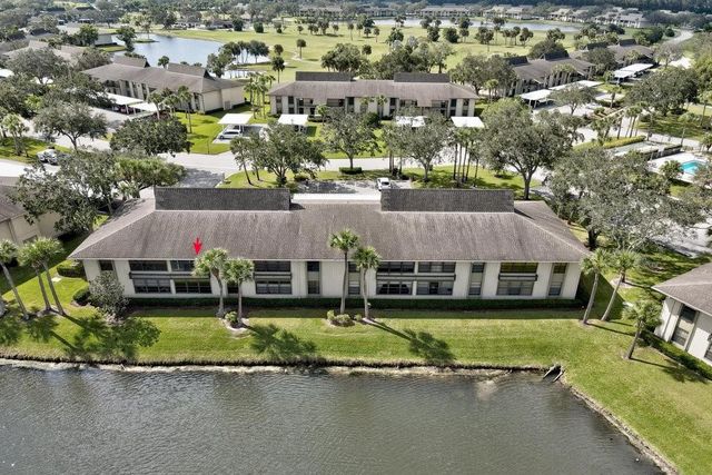 33 Plantation Drive 205, Vero Beach, FL 32966