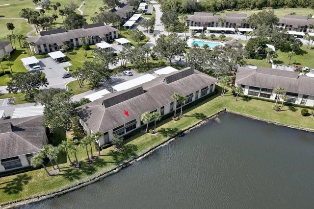 33 Plantation Drive 205, Vero Beach, FL 32966