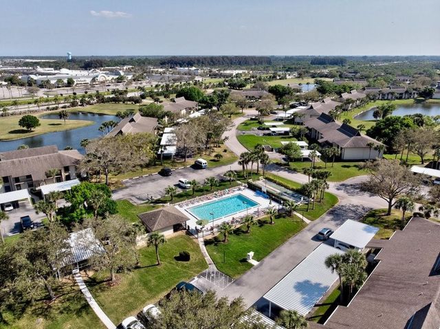 33 Plantation Drive 205, Vero Beach, FL 32966