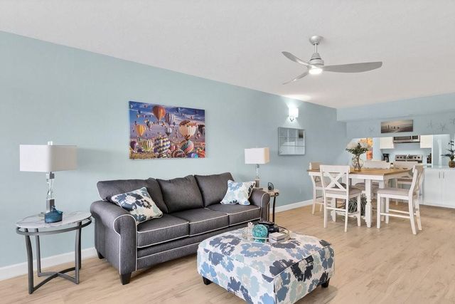 33 Plantation Drive 205, Vero Beach, FL 32966