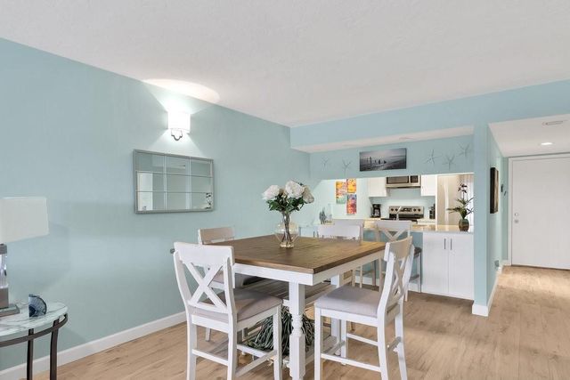 33 Plantation Drive 205, Vero Beach, FL 32966