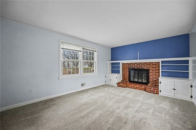 19 Maryvale Dr, Webster, NY 14580