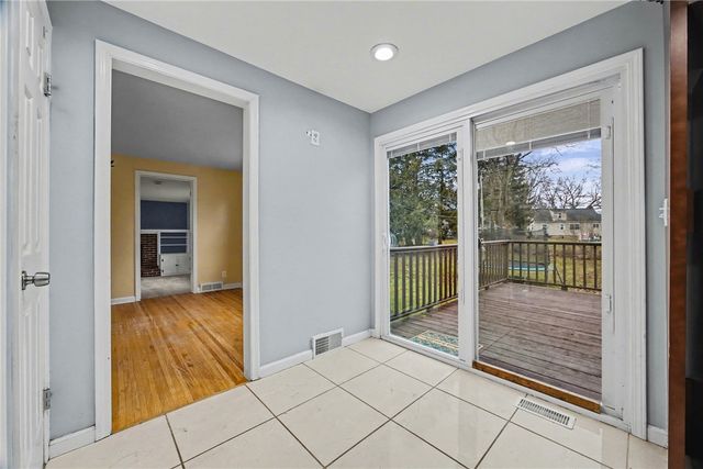 19 Maryvale Dr, Webster, NY 14580