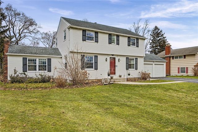 19 Maryvale Dr, Webster, NY 14580