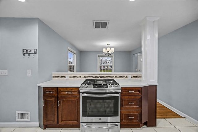 19 Maryvale Dr, Webster, NY 14580