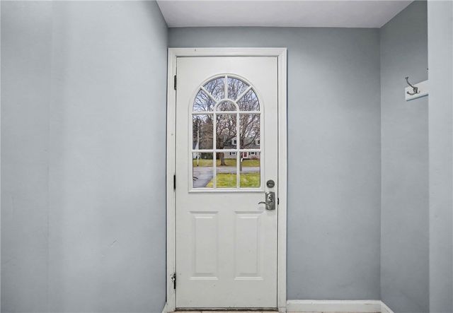 19 Maryvale Dr, Webster, NY 14580