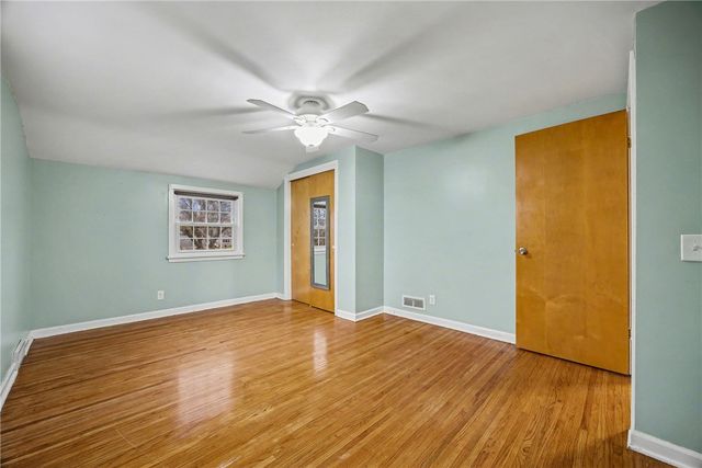 19 Maryvale Dr, Webster, NY 14580