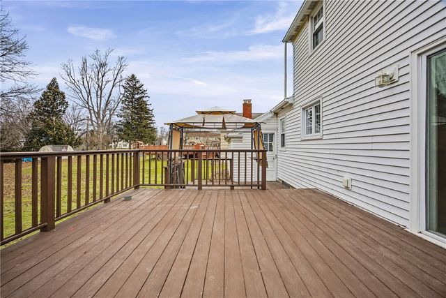 19 Maryvale Dr, Webster, NY 14580