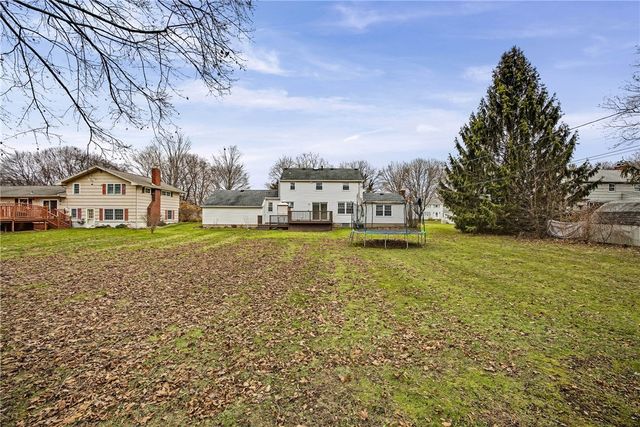 19 Maryvale Dr, Webster, NY 14580