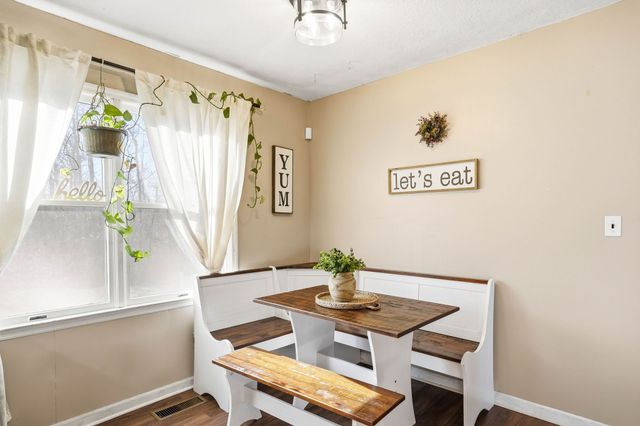 105 Farris Creek Bridge Rd, Belvidere, TN 37306