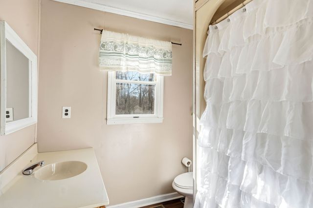 105 Farris Creek Bridge Rd, Belvidere, TN 37306