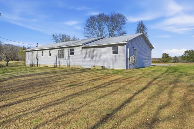 105 Farris Creek Bridge Rd, Belvidere, TN 37306