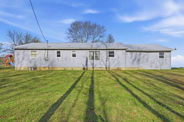 105 Farris Creek Bridge Rd, Belvidere, TN 37306
