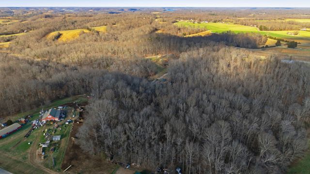 105 Farris Creek Bridge Rd, Belvidere, TN 37306