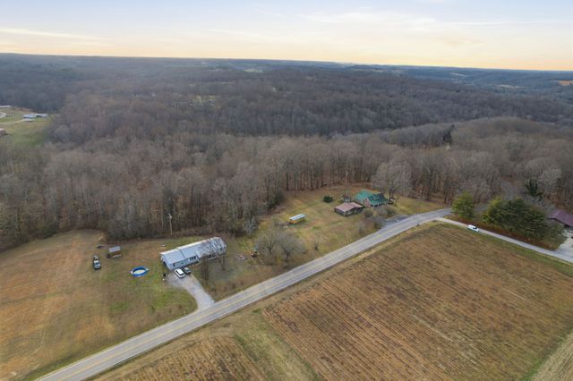 105 Farris Creek Bridge Rd, Belvidere, TN 37306