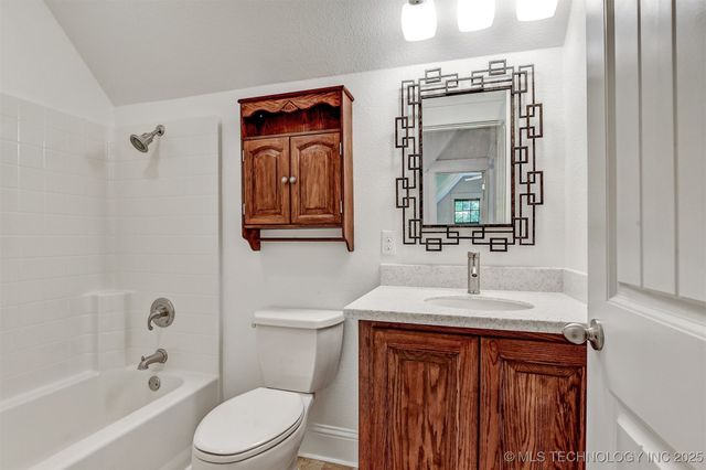 900 W Hardesty Road, Caddo, OK 74729