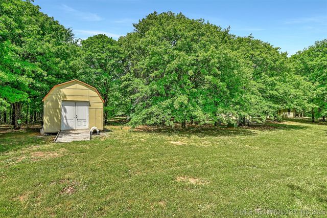 900 W Hardesty Road, Caddo, OK 74729