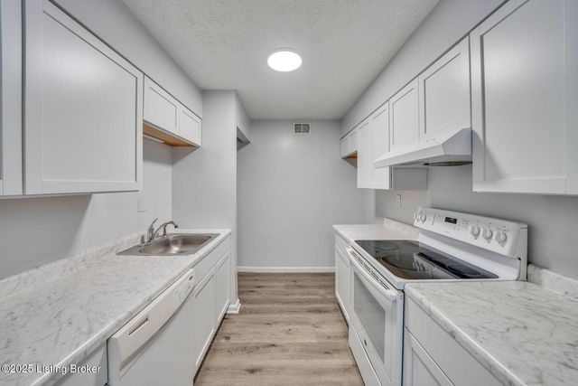 3502 Lodge Ln 333, Louisville, KY 40218