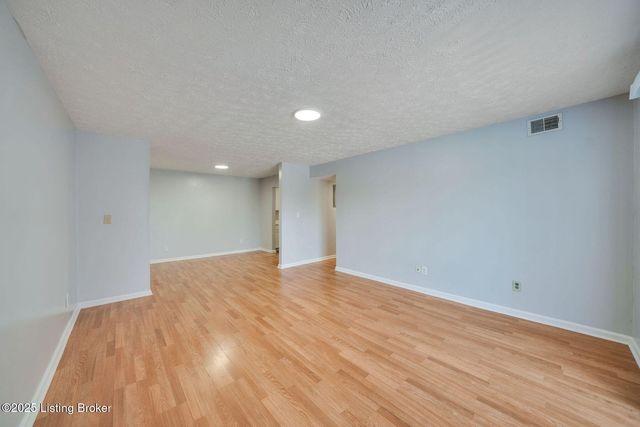 3502 Lodge Ln 333, Louisville, KY 40218