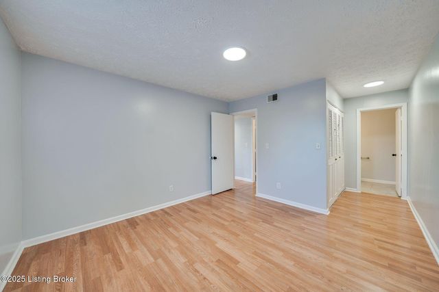 3502 Lodge Ln 333, Louisville, KY 40218