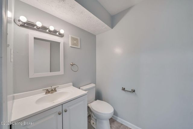 3502 Lodge Ln 333, Louisville, KY 40218