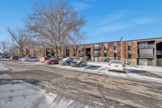 3502 Lodge Ln 333, Louisville, KY 40218