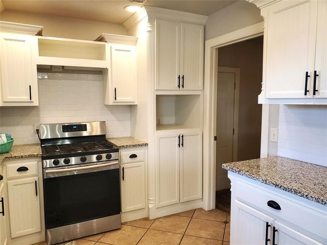 1205 S Howard Avenue, Moore, OK 73160