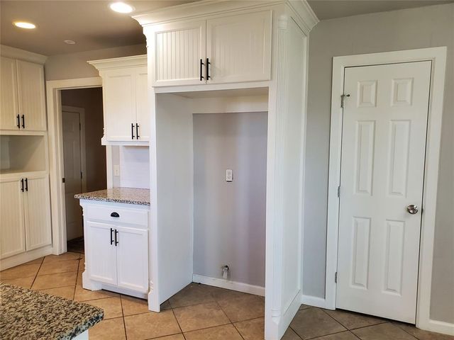 1205 S Howard Avenue, Moore, OK 73160