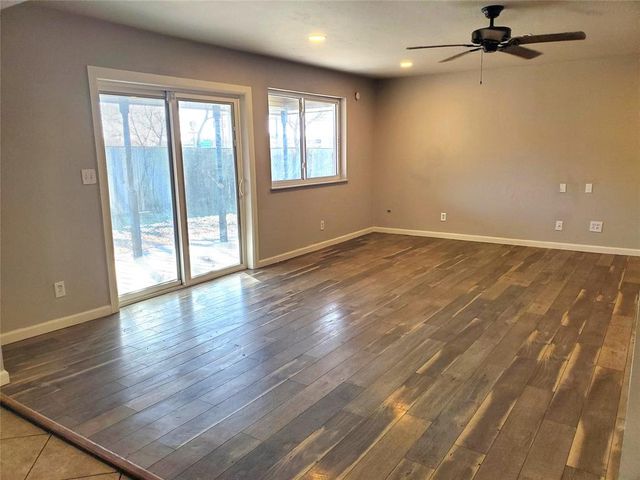 1205 S Howard Avenue, Moore, OK 73160