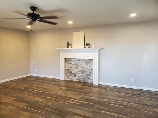 1205 S Howard Avenue, Moore, OK 73160