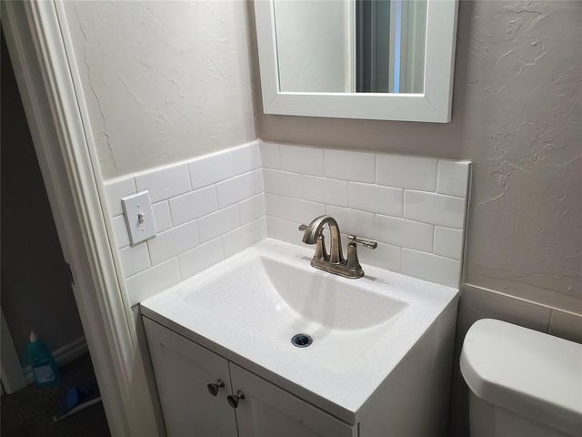 1205 S Howard Avenue, Moore, OK 73160