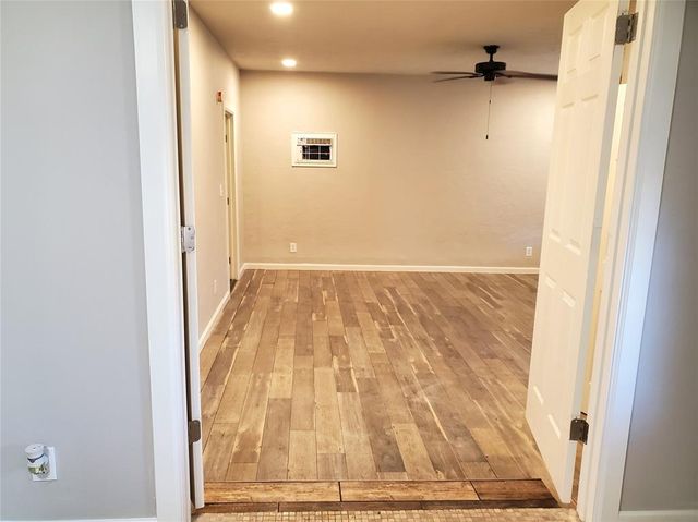 1205 S Howard Avenue, Moore, OK 73160