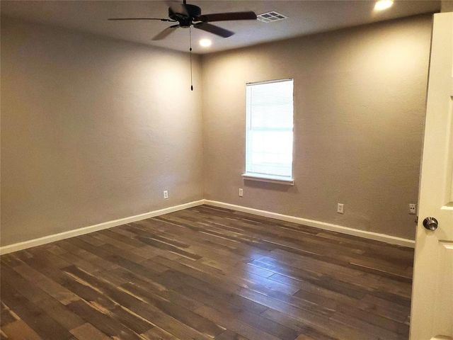 1205 S Howard Avenue, Moore, OK 73160