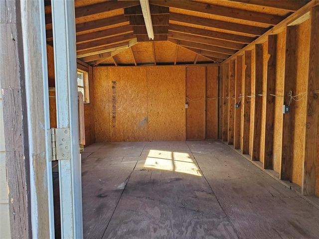 1205 S Howard Avenue, Moore, OK 73160