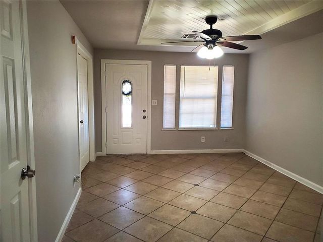 1205 S Howard Avenue, Moore, OK 73160