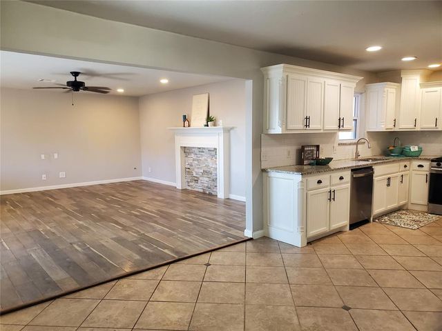 1205 S Howard Avenue, Moore, OK 73160