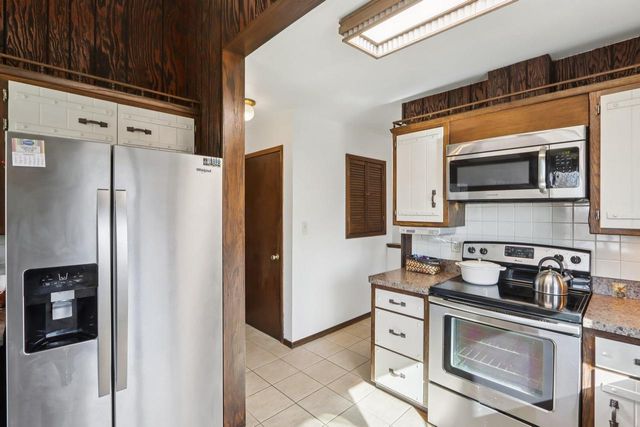 8126 203rd AVENUE, Bristol, WI 53104