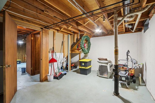 8126 203rd AVENUE, Bristol, WI 53104