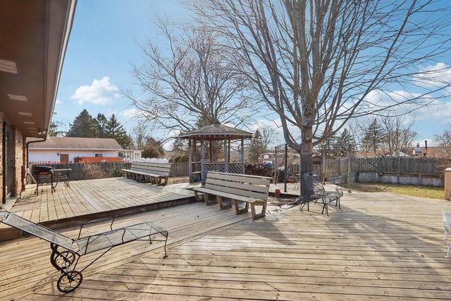 8126 203rd AVENUE, Bristol, WI 53104