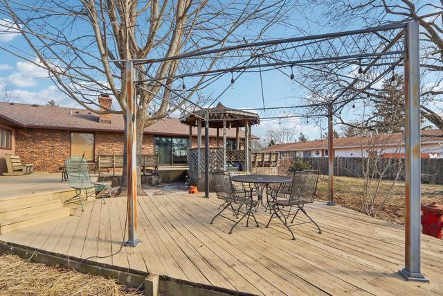 8126 203rd AVENUE, Bristol, WI 53104