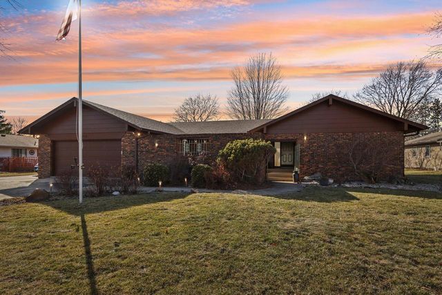 8126 203rd AVENUE, Bristol, WI 53104